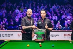 分析-肖国栋获冠中冠亚军进账6万镑 不断突破越老越妖