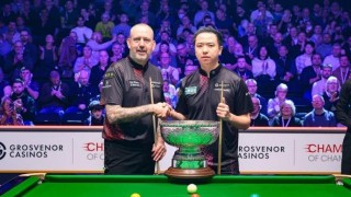 分析-肖国栋获冠中冠亚军进账6万镑 不断突破越老越妖