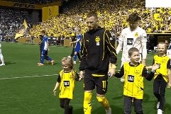 分析-【德甲】罗伊斯任意球破门 多特4比0达姆施塔特