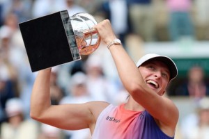 澳洲幸运10计划-斯瓦泰克化身悬念终结者 她的红土王朝才刚开始